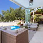 Lejlighed Guesthost - Stunning Paola With Swimming Pool & Terrace! *