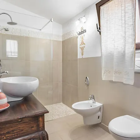 Lägenhet Stunning Paola With Swimming Pool & Terrace!