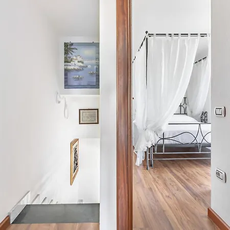 Lägenhet Stunning Paola With Swimming Pool & Terrace!