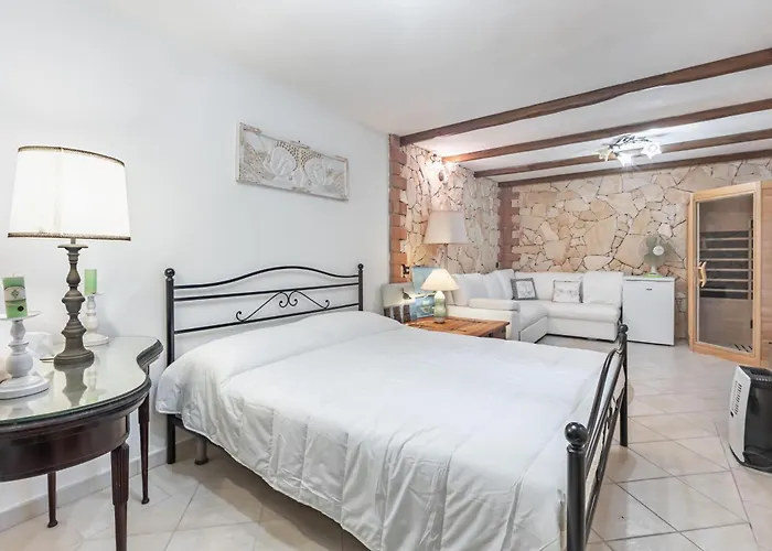Apartman Guesthost - Stunning Paola With Swimming Pool & Terrace! *