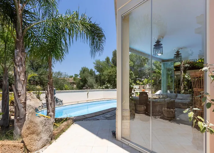 Apartman Guesthost - Stunning Paola With Swimming Pool & Terrace!